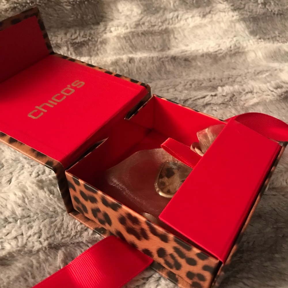 NWT chicos keychain